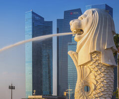 The current image has no alternative text. The file name is: Singapore-Merlion-Fountain-Park2.jpg